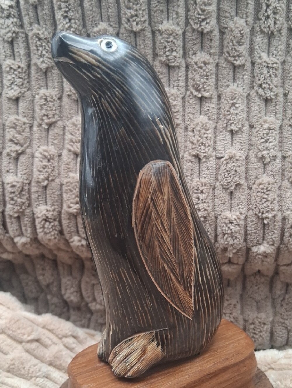 Vintage Hand-Carved Wooden Penguin Figurine - Picture 4 of 7